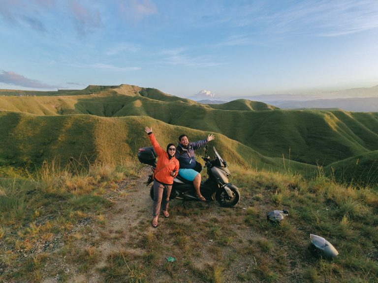 Hari Pertama di Sumba: Menikmati Sunset di Bukit Tanau